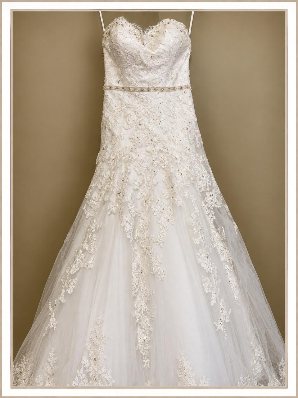Wedding gown lace and tulle skirt detail